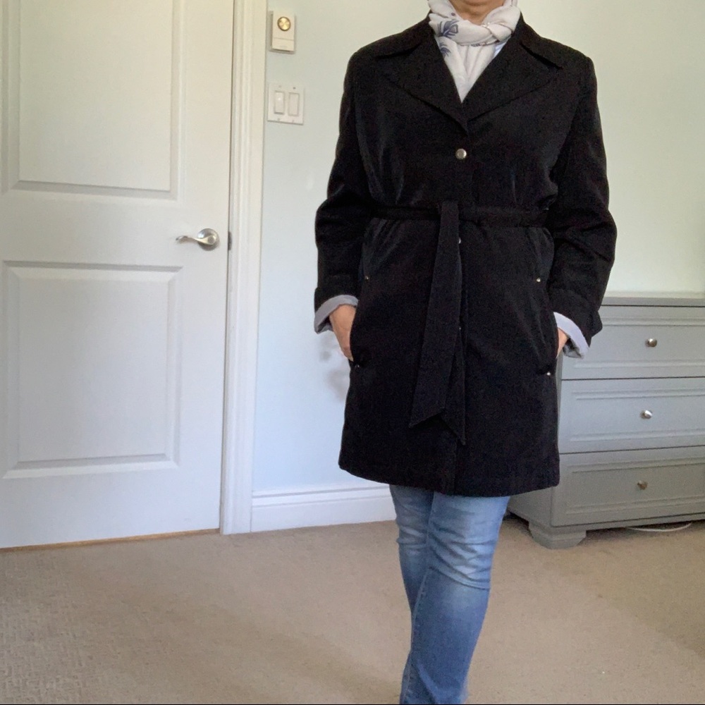 *HOST PICK* JONES CLASSIC BLACK BELTED TRENCH COAT / MEDIUM